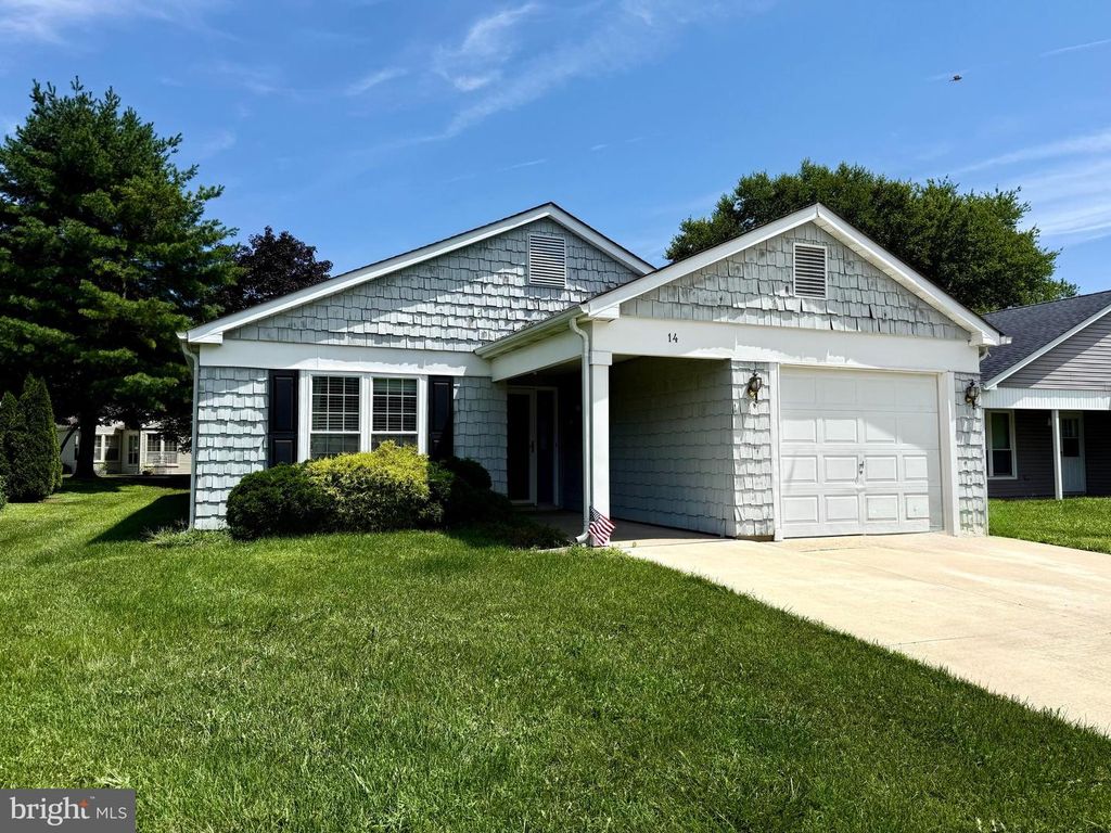 14 COTHERSTONE DR, SOUTHAMPTON, NJ 08088 — exterior