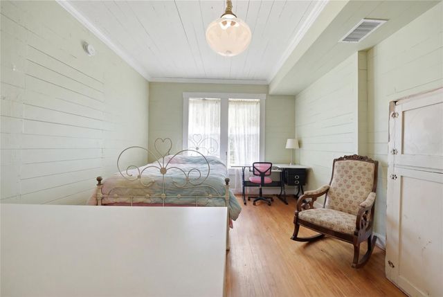 215 N Haupstrasse Street, Carmine, TX 78932