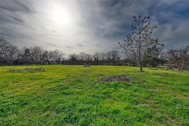 215 N Haupstrasse Street, Carmine, TX 78932