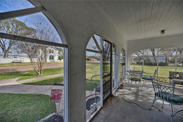 215 N Haupstrasse Street, Carmine, TX 78932