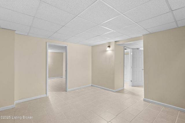 4901 Hunters Point Cir, Louisville, KY 40216