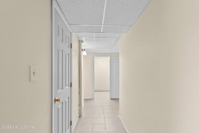 4901 Hunters Point Cir, Louisville, KY 40216