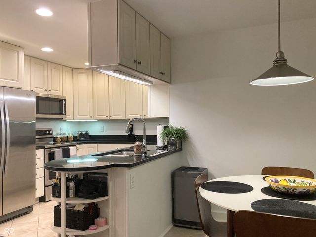 8690 Jaffa Court West Drive 14, Indianapolis, IN 46260
