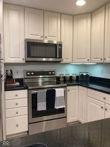8690 Jaffa Court West Drive 14, Indianapolis, IN 46260