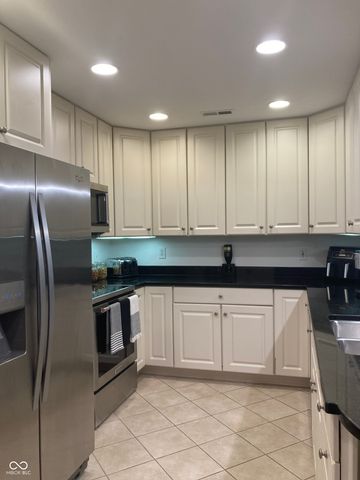 8690 Jaffa Court West Drive 14, Indianapolis, IN 46260