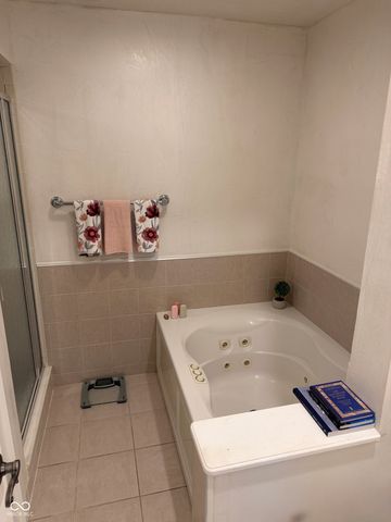 8690 Jaffa Court West Drive 14, Indianapolis, IN 46260