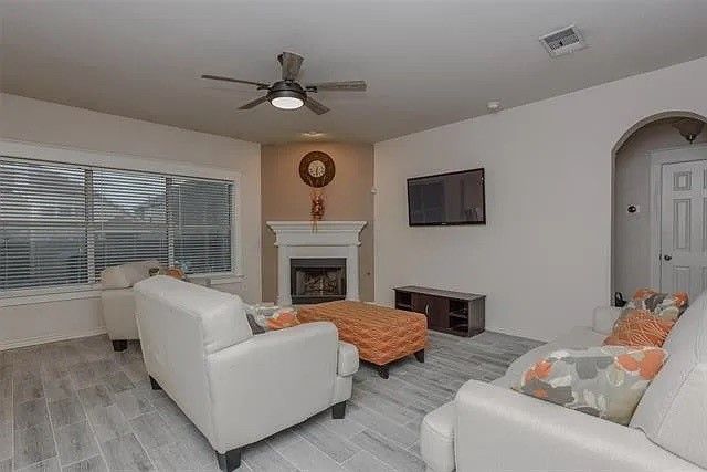 2713 Clubhouse Drive, Denton, TX 76210