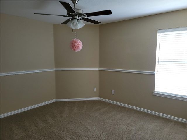 1404 Hummingbird Court, Crowley, TX 76036