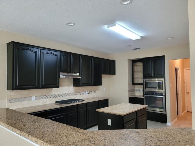 1404 Hummingbird Court, Crowley, TX 76036