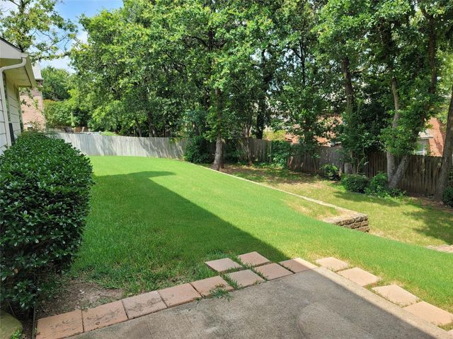 1404 Hummingbird Court, Crowley, TX 76036