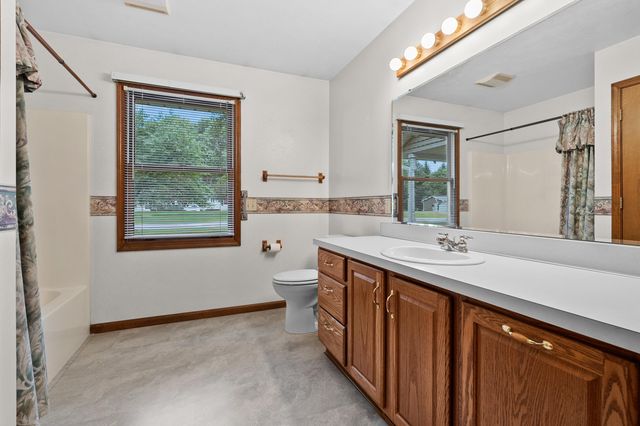 52135 Nancy Lane, Three Rivers, MI 49093