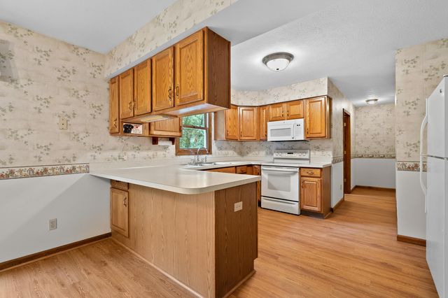 52135 Nancy Lane, Three Rivers, MI 49093