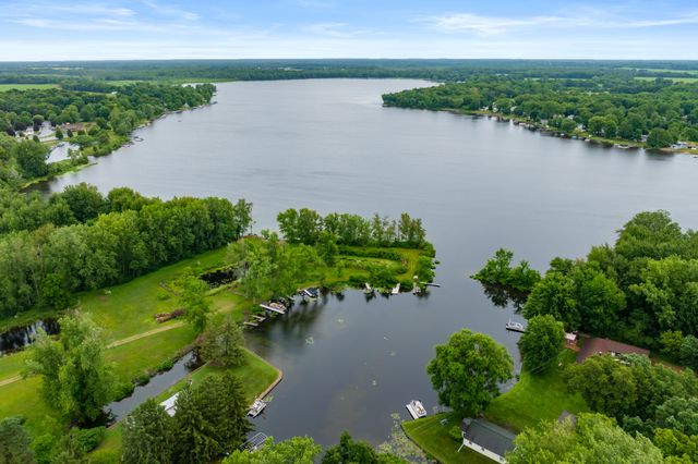 52135 Nancy Lane, Three Rivers, MI 49093