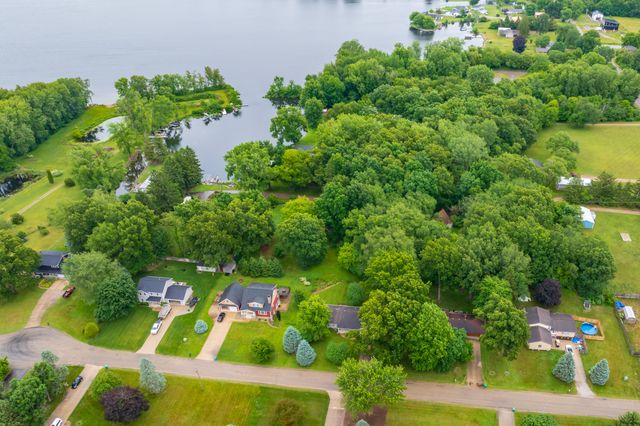 52135 Nancy Lane, Three Rivers, MI 49093