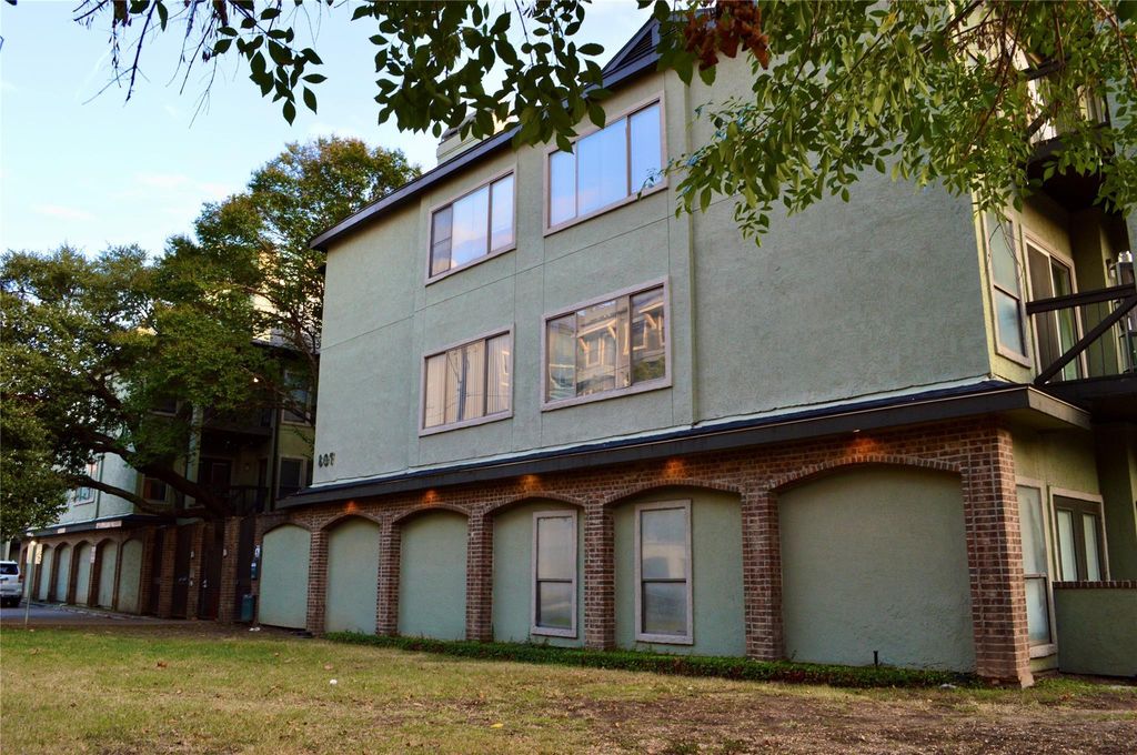 807 W 25th ST 103, Austin, TX 78705