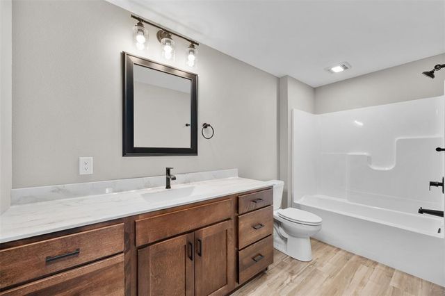 1185 Craven Court, Eau Claire, WI 54703