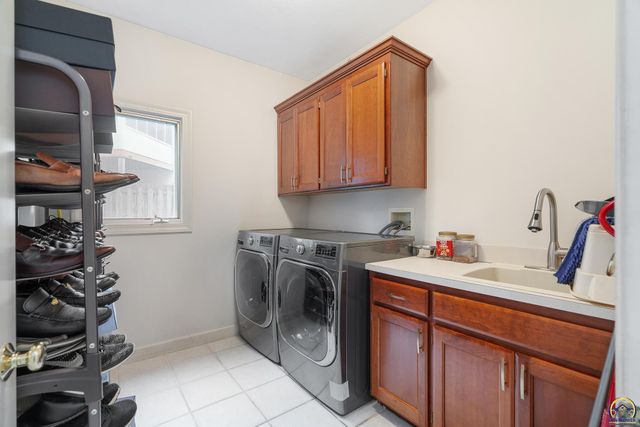 5319 SW 40th Ter, Topeka, KS 66610