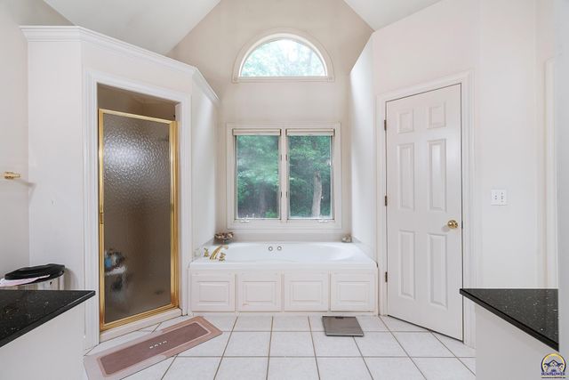 5319 SW 40th Ter, Topeka, KS 66610