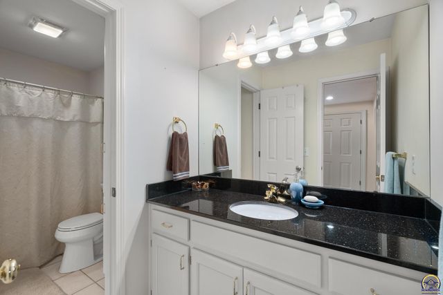 5319 SW 40th Ter, Topeka, KS 66610