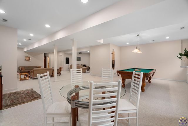 5319 SW 40th Ter, Topeka, KS 66610