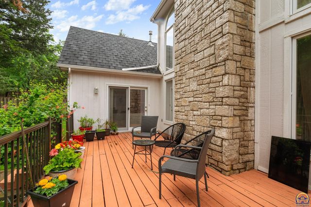 5319 SW 40th Ter, Topeka, KS 66610