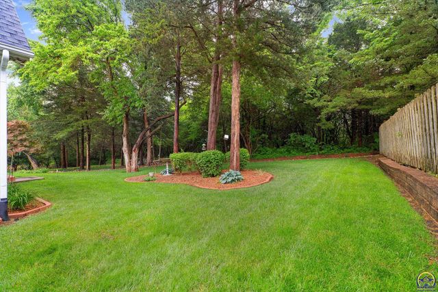 5319 SW 40th Ter, Topeka, KS 66610