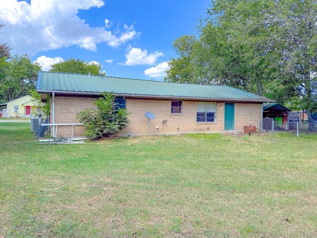 609 NW 5th Street, Kerens, TX 75144