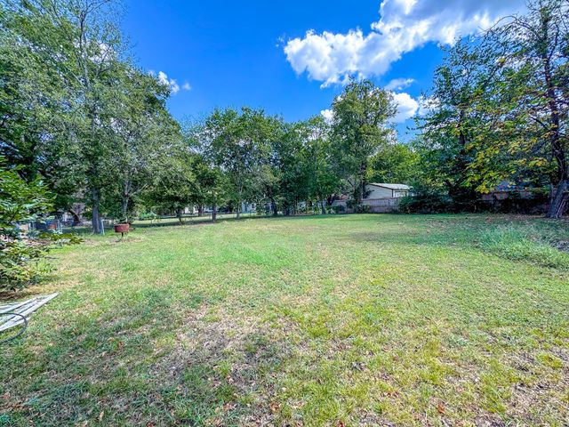 609 NW 5th Street, Kerens, TX 75144