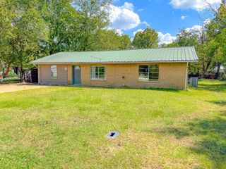609 NW 5th Street, Kerens, TX 75144