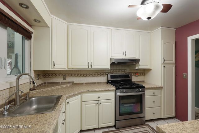 102 Stratford Road, Tinton Falls, NJ 07724