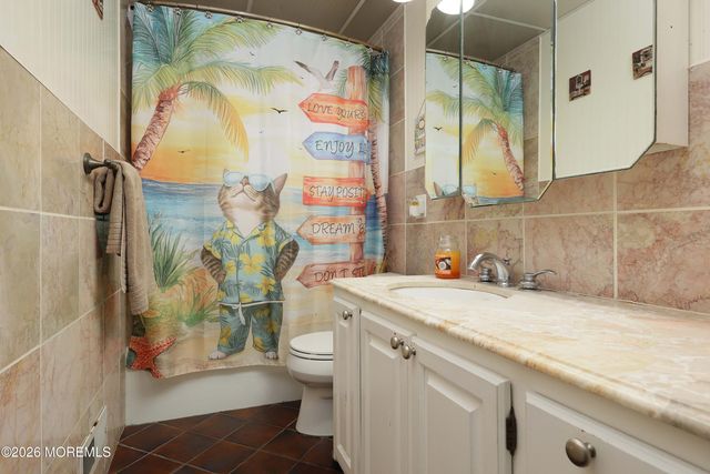 102 Stratford Road, Tinton Falls, NJ 07724