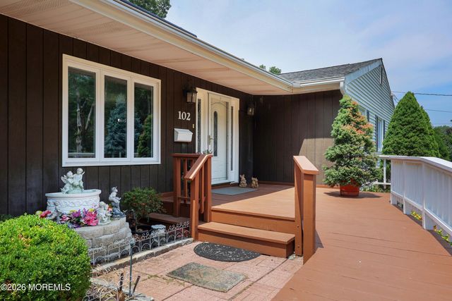 102 Stratford Road, Tinton Falls, NJ 07724