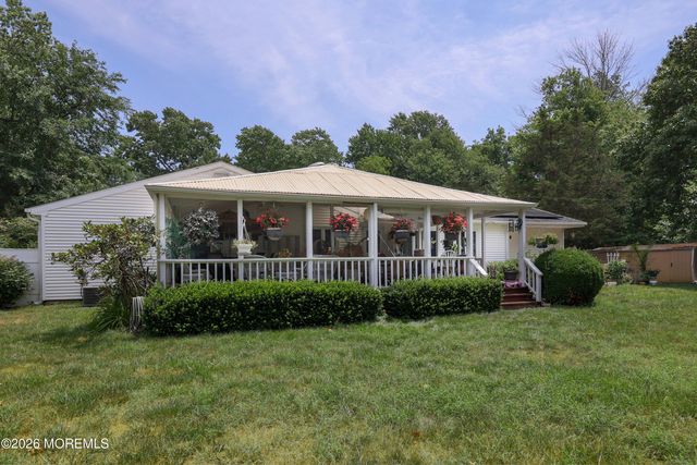 102 Stratford Road, Tinton Falls, NJ 07724