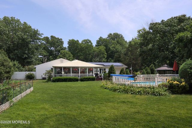 102 Stratford Road, Tinton Falls, NJ 07724