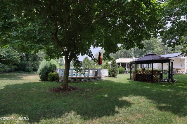 102 Stratford Road, Tinton Falls, NJ 07724