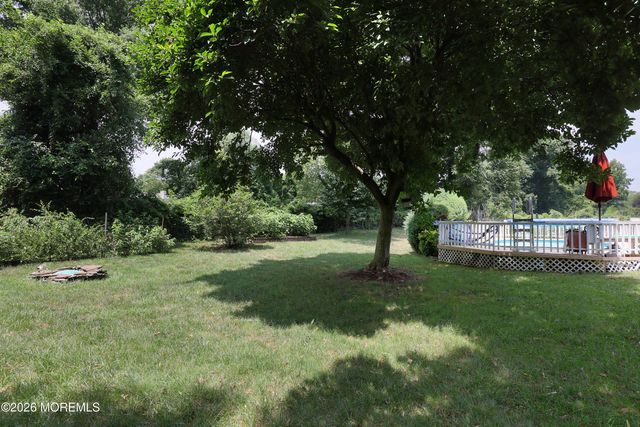 102 Stratford Road, Tinton Falls, NJ 07724