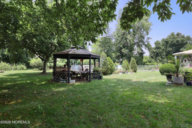 102 Stratford Road, Tinton Falls, NJ 07724