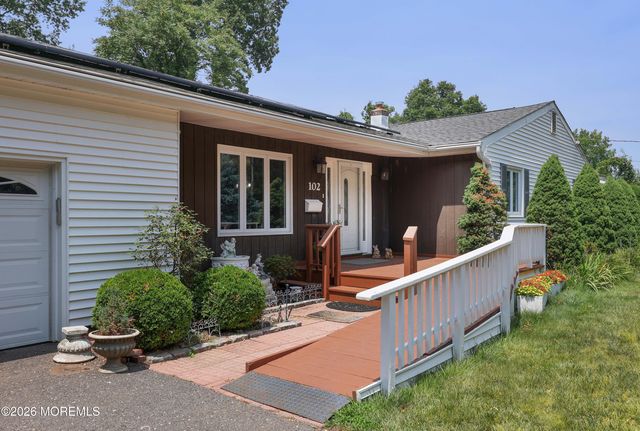 102 Stratford Road, Tinton Falls, NJ 07724