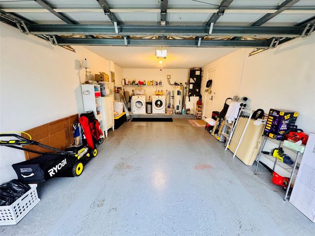 9673 NW 45th St, Sunrise, FL 33351