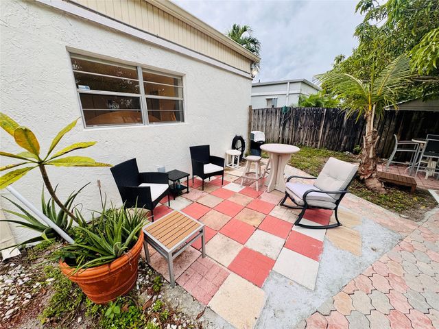 9673 NW 45th St, Sunrise, FL 33351