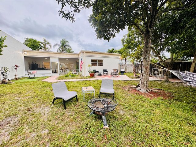 9673 NW 45th St, Sunrise, FL 33351