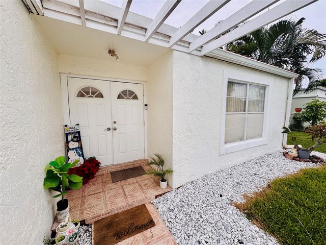 9673 NW 45th St, Sunrise, FL 33351