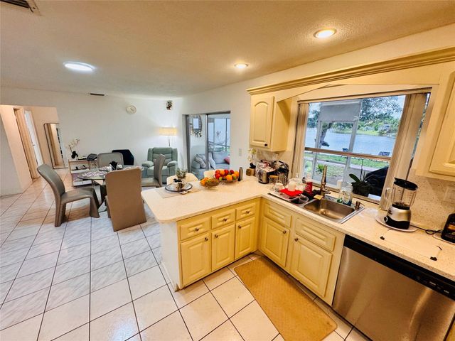 9673 NW 45th St, Sunrise, FL 33351