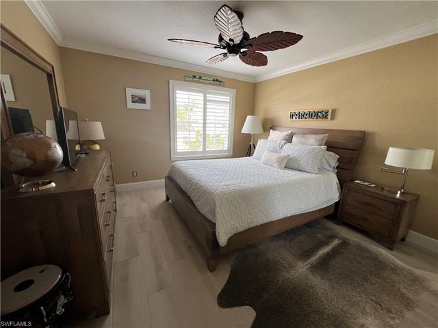 1095 Partridge CIR 201, Naples, FL 34104