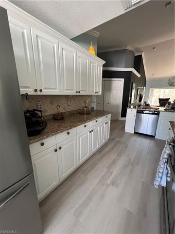 1095 Partridge CIR 201, Naples, FL 34104