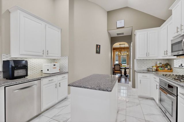 2345 Fountain Gate Drive, Little Elm, TX 75068