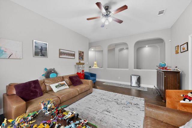 2345 Fountain Gate Drive, Little Elm, TX 75068