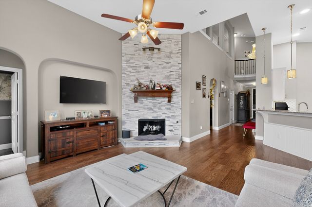 2345 Fountain Gate Drive, Little Elm, TX 75068