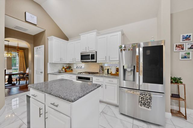 2345 Fountain Gate Drive, Little Elm, TX 75068