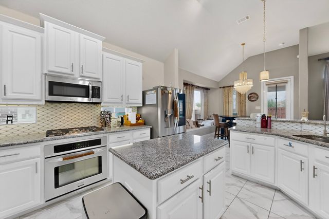 2345 Fountain Gate Drive, Little Elm, TX 75068